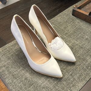 NEW BCBGeneration White Heels Size 8.5